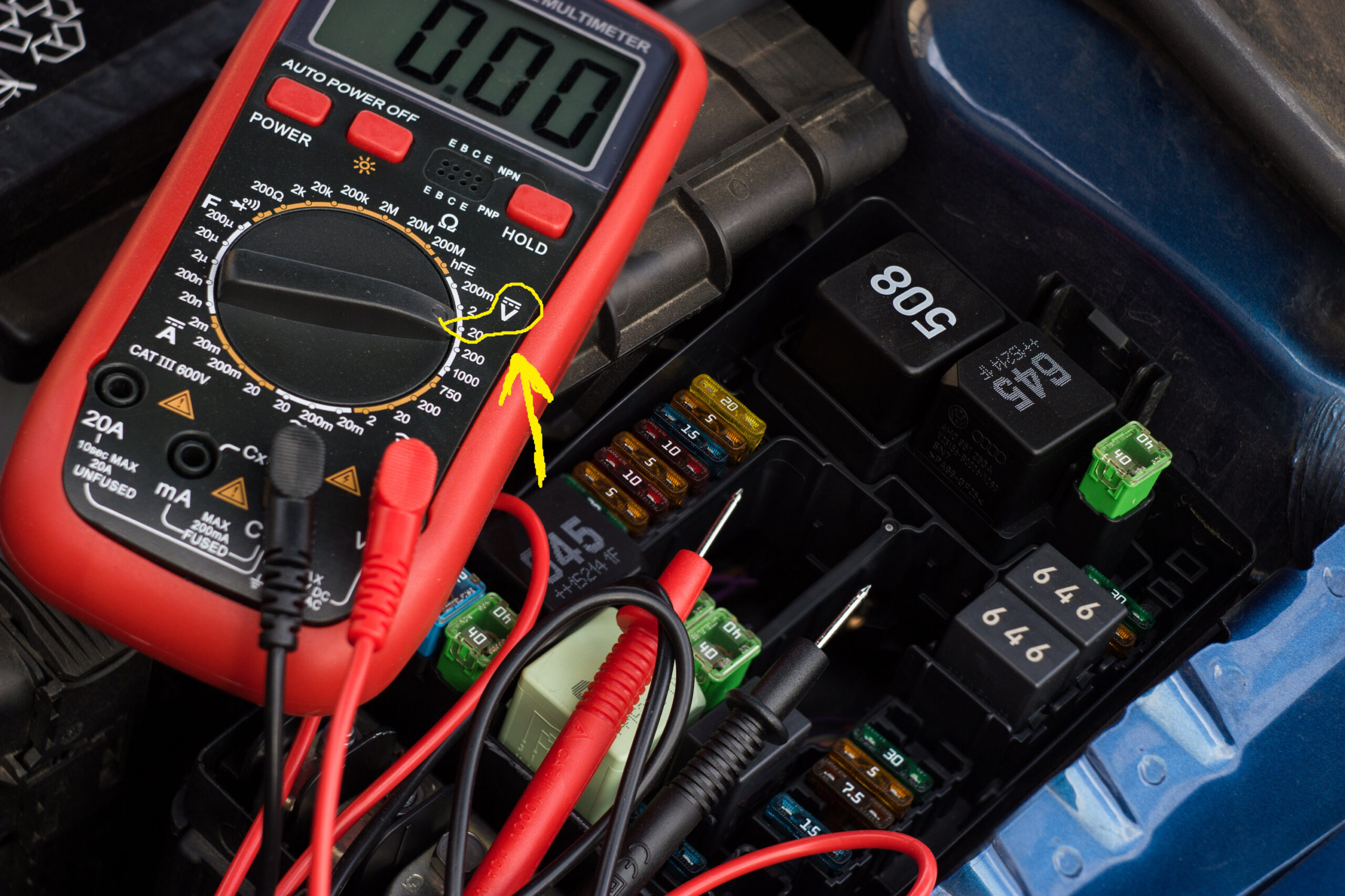 multimeter voltage test battery